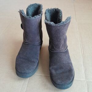 UGG Australia Brown Classic Women's Winter Boots Size 8